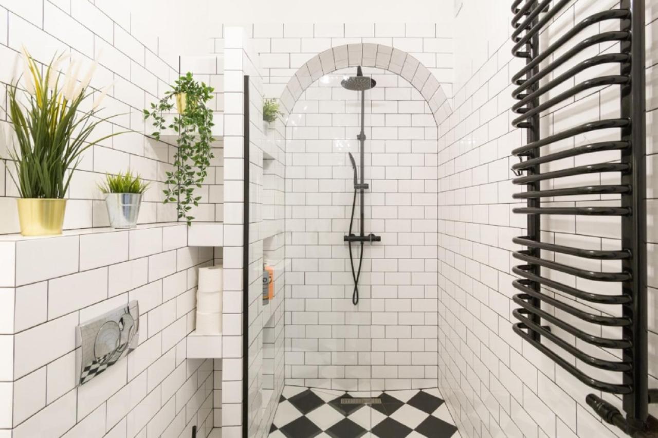 Discover Krakow Apartments - 3 Rakowicka St - Amazing Loft Near Main Station - Netflix 외부 사진