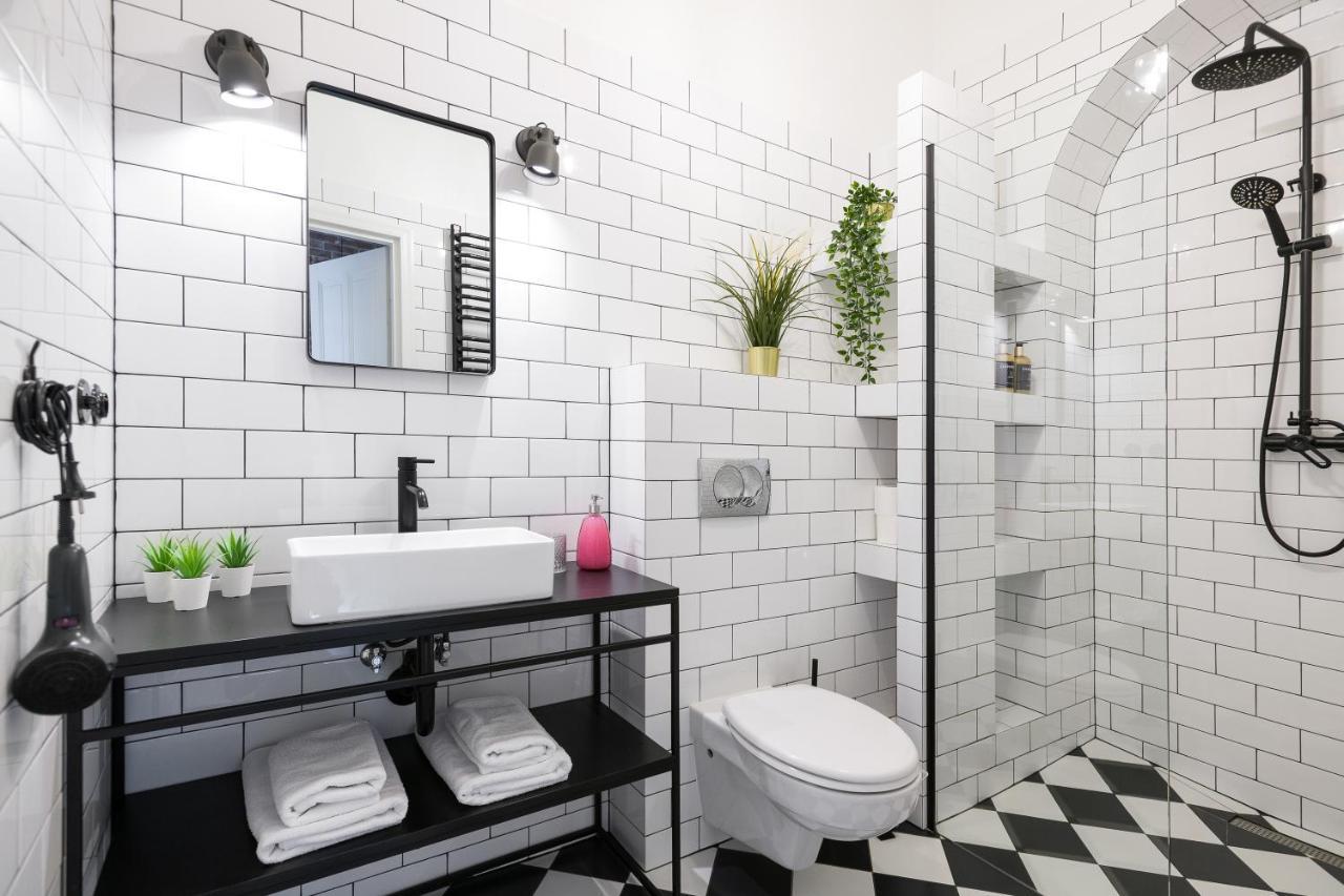 Discover Krakow Apartments - 3 Rakowicka St - Amazing Loft Near Main Station - Netflix 외부 사진