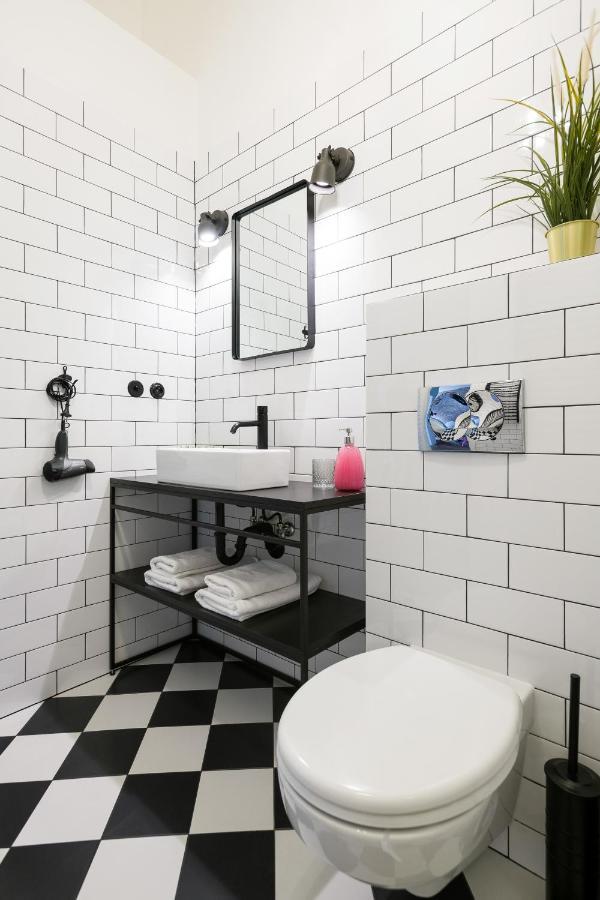 Discover Krakow Apartments - 3 Rakowicka St - Amazing Loft Near Main Station - Netflix 외부 사진